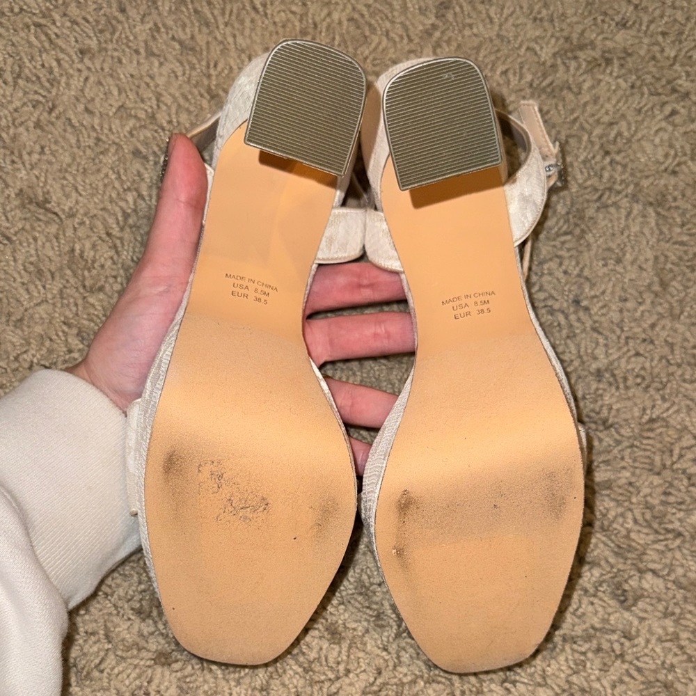 Ivory Lace Ultra-High Platform Sandals - Picture 5 of 6